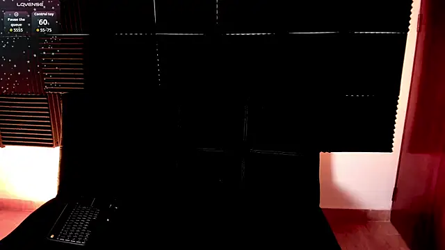 Snapshot of kinkyboat23 chatting on November 14, 8:40 pm kinkyboat23 online show from November 14, 8:40 pm