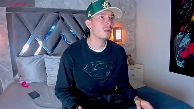 Snapshot of nils_saint chatting on November 14, 4:55 am nils saint online show from November 14, 4:55 am