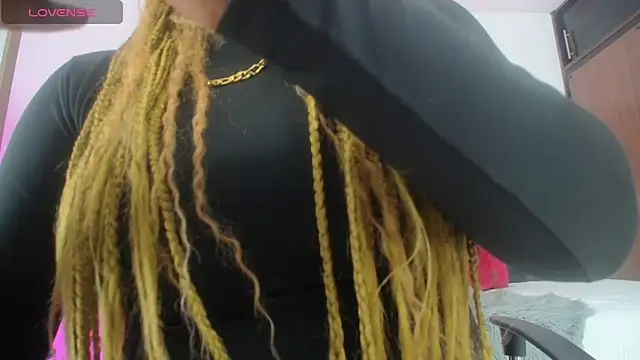 Snapshot of BarbaraGil1 chatting on September 18, 1:24 pm BarbaraGil1 online show from September 18, 1:24 pm