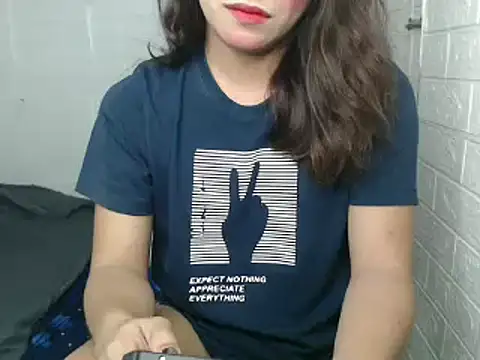 Snapshot of ur_asian_hotcum69 chatting on February 27, 12:43 am ur asian hotcum69 online show from February 27, 12:43 am