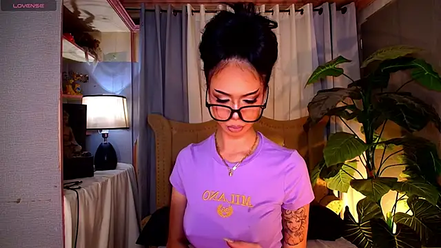 UrMassiveCockSabrinaOnTop online show from November 14, 5:33 pm