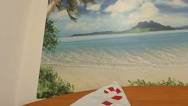 Snapshot of Maryem637048 chatting on September 23, 12:19 pm Maryem637048 online show from September 23, 12:19 pm