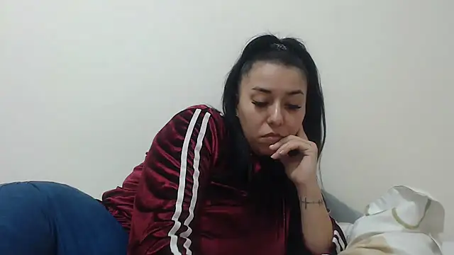 Snapshot of Maryem637048 chatting on February 6, 2:20 pm Maryem637048 online show from February 6, 2:20 pm