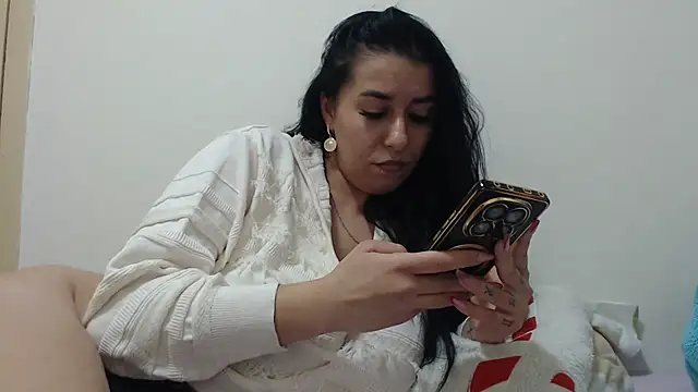 Snapshot of Maryem637048 chatting on March 2, 3:30 pm Maryem637048 online show from March 2, 3:30 pm