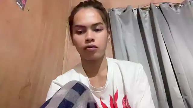 Snapshot of serpenthena_goddess chatting on November 9, 9:57 pm serpenthena goddess online show from November 9, 9:57 pm