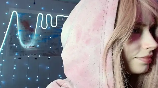 PieraMarch online show from October 3, 6:05 pm