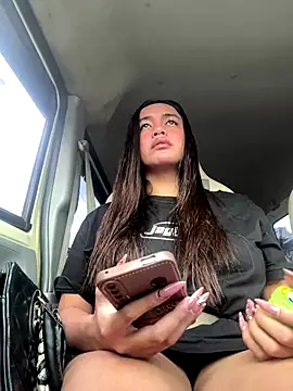 Snapshot of urasianlady chatting on October 25, 7:05 am urasianlady online show from October 25, 7:05 am