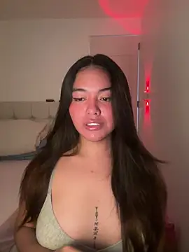 Snapshot of urasianlady chatting on November 5, 3:56 pm urasianlady online show from November 5, 3:56 pm