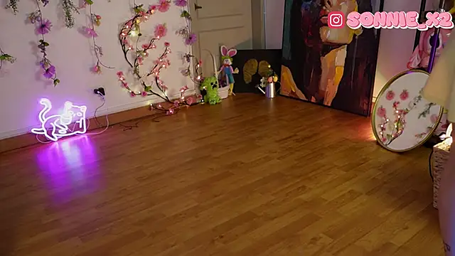 Sonnie mami online show from April 9, 2:22 pm