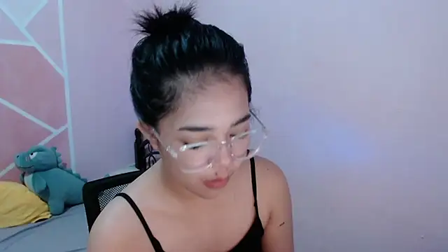 aaliyah walker online show from November 20, 12:05 pm