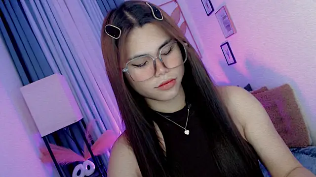 PrettyBlythes TS online show from April 23, 12:51 pm