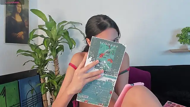 Snapshot of Britney_Rose chatting on September 17, 4:58 am Britney Rose online show from September 17, 4:58 am