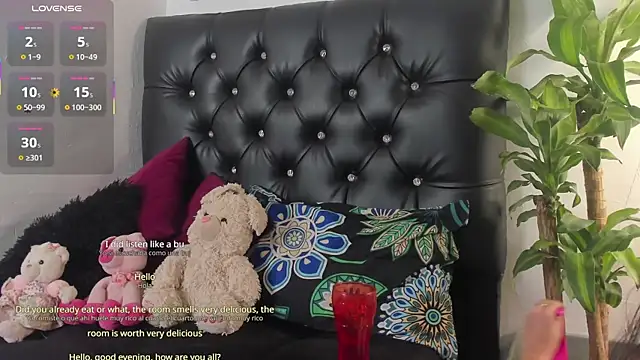 Snapshot of Britney_Rose chatting on October 9, 3:26 am Britney Rose online show from October 9, 3:26 am