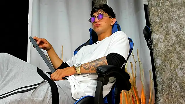 damiann wilians24 online show from September 24, 12:47 am