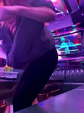 Snapshot of Ri210 chatting on November 16, 4:12 pm Ri210 online show from November 16, 4:12 pm