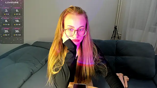 MewStella online show from September 28, 4:56 pm