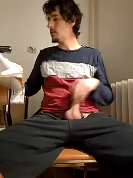 hugecock4u1990 online show from March 1, 4:36 am