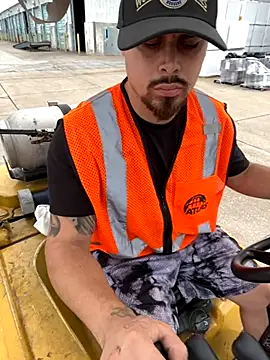 PuttieIn online show from September 18, 5:26 pm