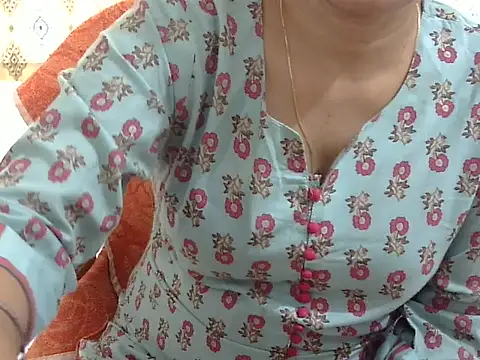 CHAMELI4747 online show from April 21, 8:09 am