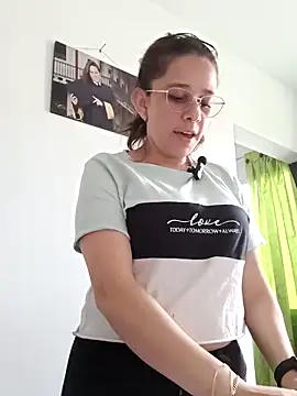 Isabella5 Brown  online show from October 21, 8:20 pm