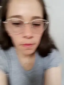 Isabella5 Brown  online show from February 5, 7:18 pm