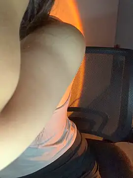 Snapshot of Tinasx56 chatting on December 3, 2:48 pm Tinasx56 online show from December 3, 2:48 pm