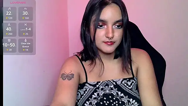 Snapshot of Ari_20_ chatting on November 18, 12:27 am Ari 20 online show from November 18, 12:27 am