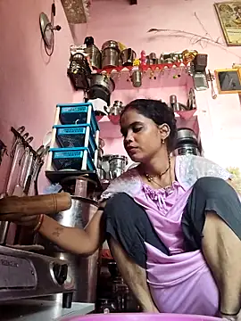 Snapshot of Cut_ragni chatting on September 20, 3:51 am Cut ragni online show from September 20, 3:51 am