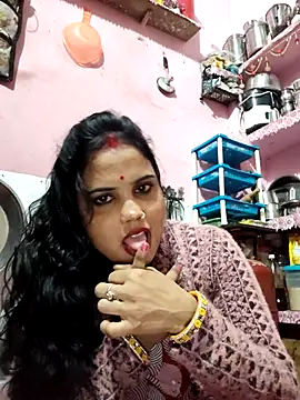 Snapshot of Cut_ragni chatting on December 3, 5:33 pm Cut ragni online show from December 3, 5:33 pm