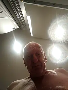 Snapshot of Solek56 chatting on December 14, 7:07 pm Solek56 online show from December 14, 7:07 pm