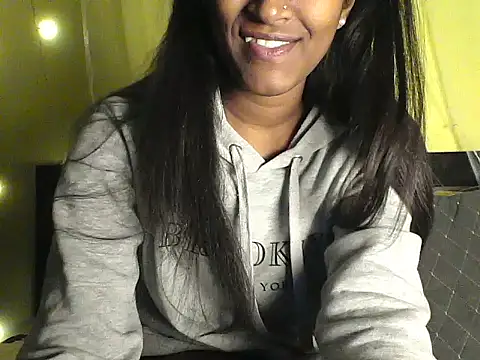 mickle james online show from December 3, 6:39 pm