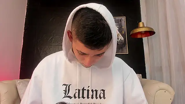 Mathewboy1 online show from September 17, 11:45 am