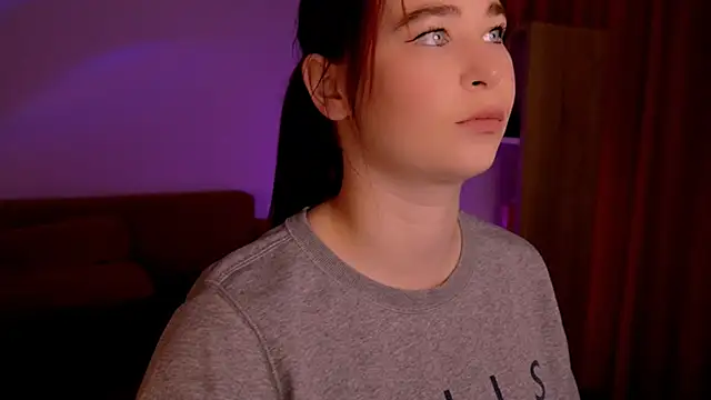 Snapshot of Meri_Cutte chatting on November 15, 6:44 am Meri Cutte online show from November 15, 6:44 am