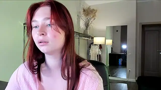 Snapshot of Meri_Cutte chatting on December 2, 1:39 pm Meri Cutte online show from December 2, 1:39 pm