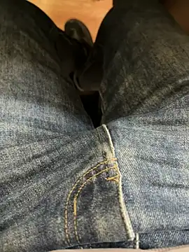 Snapshot of Cruel00 chatting on October 21, 10:27 am Cruel00 online show from October 21, 10:27 am