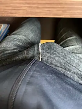 Snapshot of Cruel00 chatting on December 15, 7:23 am Cruel00 online show from December 15, 7:23 am