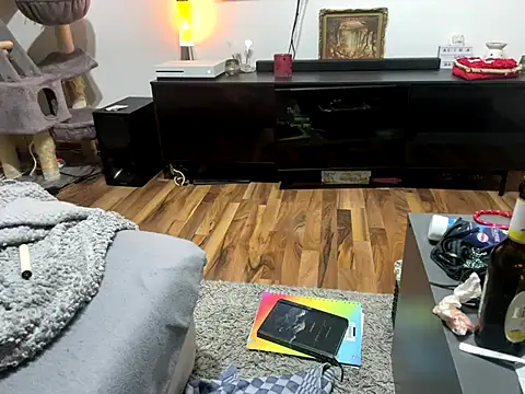 RedLayla online show from October 7, 7:33 pm