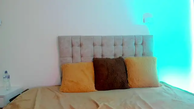 Dakota Mars online show from November 6, 12:39 pm