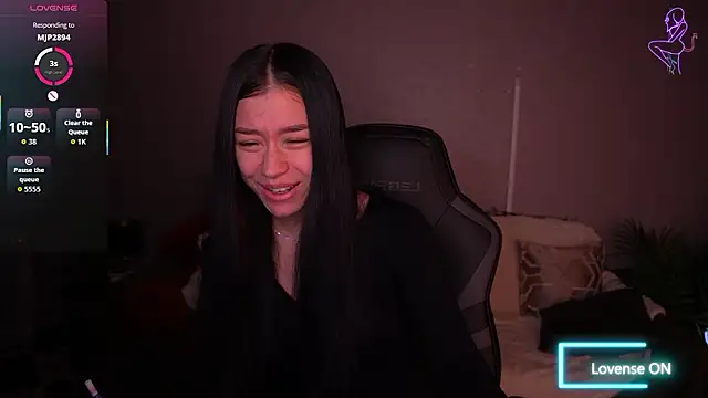 FataleNellie online show from February 3, 9:42 pm