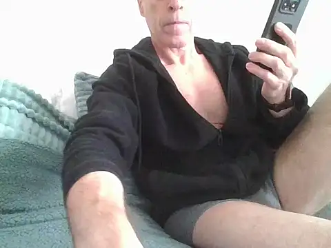 fergi1999 online show from January 11, 6:18 am