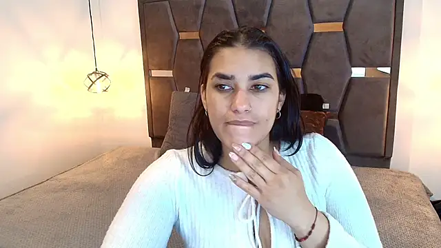 Lia Blake  online show from April 9, 1:05 pm