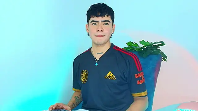 Snapshot of CamiiGuzmanX chatting on November 5, 7:36 pm CamiiGuzmanX online show from November 5, 7:36 pm