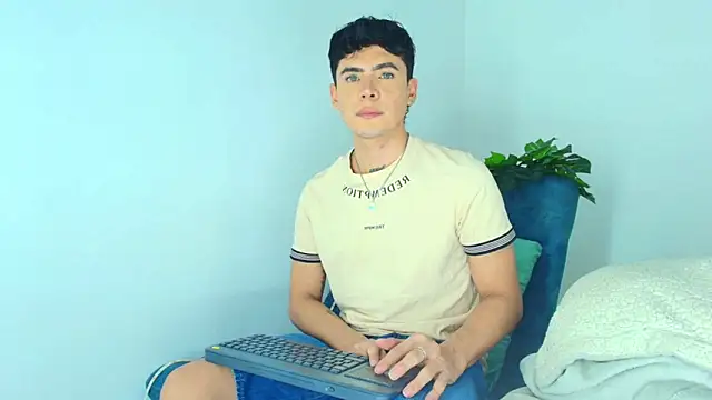 Snapshot of CamiiGuzmanX chatting on November 12, 9:36 pm CamiiGuzmanX online show from November 12, 9:36 pm