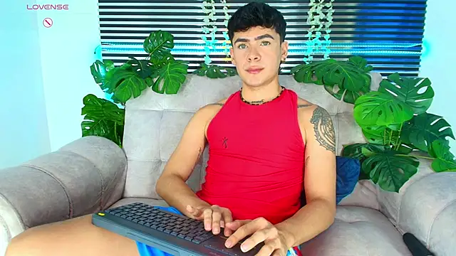 CamiiGuzmanX online show from March 14, 8:36 pm