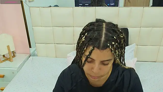 gisell gomez online show from December 2, 12:43 pm