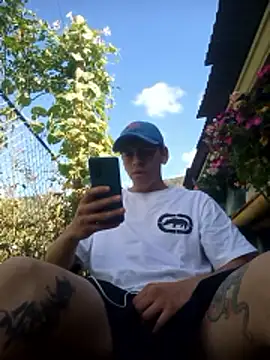 Thomasjons  online show from January 9, 2:20 pm