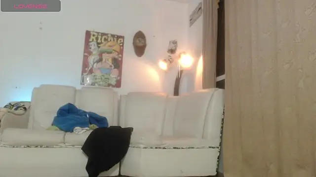 Thomasjons  online show from April 23, 3:19 am