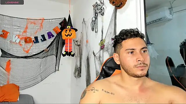 Snapshot of ashlan_king chatting on October 25, 1:18 pm ashlan king online show from October 25, 1:18 pm