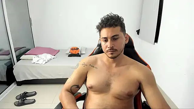 Snapshot of ashlan_king chatting on November 24, 2:33 am ashlan king online show from November 24, 2:33 am