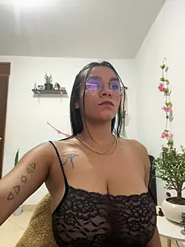 Snapshot of Zendaya11 chatting on November 12, 5:08 am Zendaya11 online show from November 12, 5:08 am